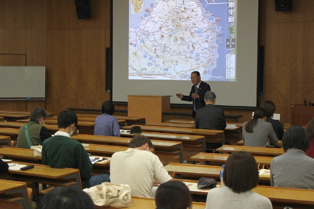 公開授業「九州学」の模様